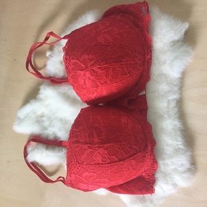 vVictoria’s Secret Red Bra with adjustable straps